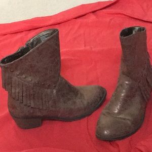 Stevies Boots Size 6